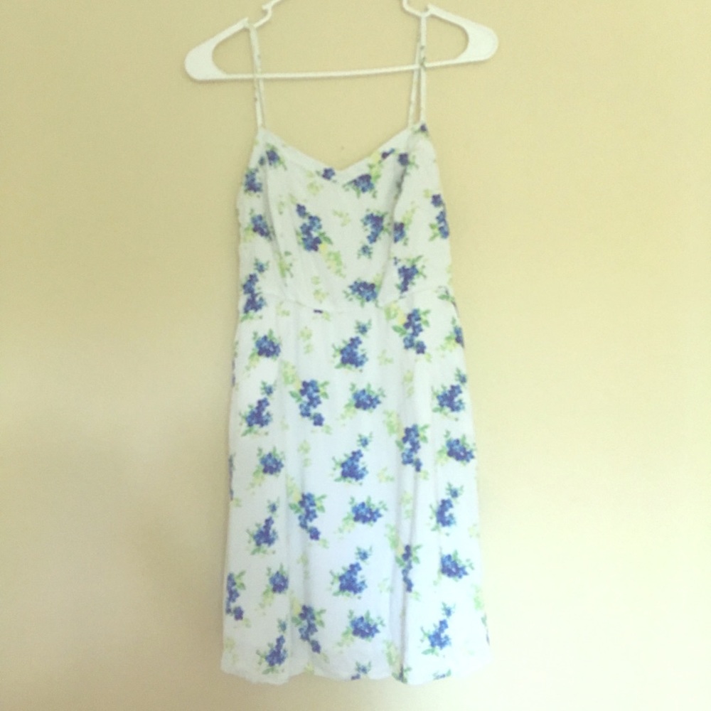 SO keyhole back cotton dress